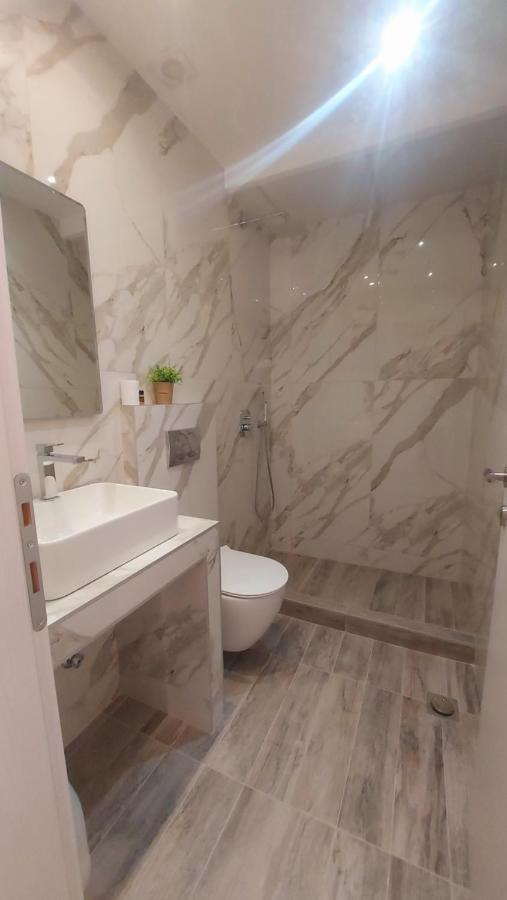סלוניקי Tsimiski 31. Luxury Apartments מראה חיצוני תמונה